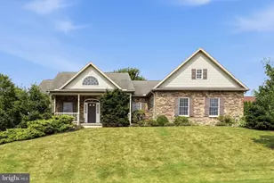 7132 Lone Ridge Ct, Fayetteville, PA 17222 - Photo 1
