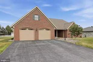 321 Sue Linn Dr, Chambersburg, PA 17201 - Photo 3