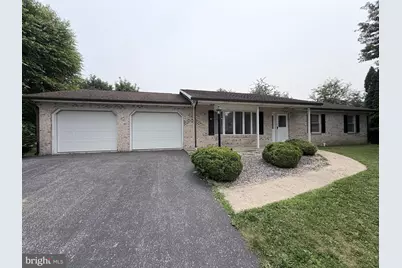 2714 Fillmore Dr, Chambersburg, PA 17201 - Photo 3