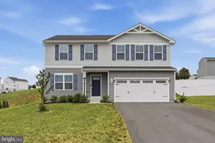 145 Peridot Dr, Chambersburg, PA 17202 - Photo 3