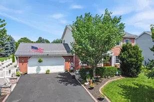 3526 Turnberry Dr, Chambersburg, PA 17202 - Photo 1