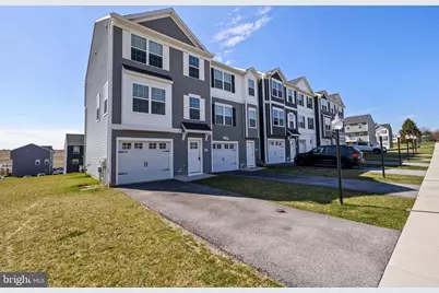 918 Setting Sun Ln, Chambersburg, PA 17201 - Photo 1