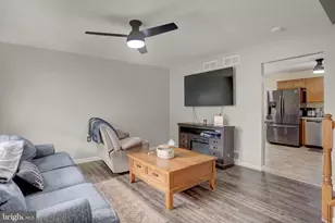 136 S Phillips Ave, Waynesboro, PA 17268 - Photo 5