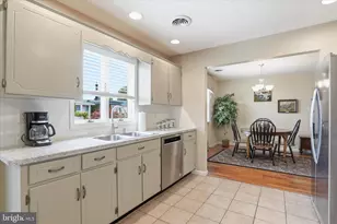 254 Phoenix Dr, Chambersburg, PA 17201 - Photo 11