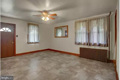 343 W Queen Street, Chambersburg, PA 17201 - Photo 5