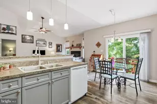 1071 Crestwood Dr, Chambersburg, PA 17202 - Photo 19