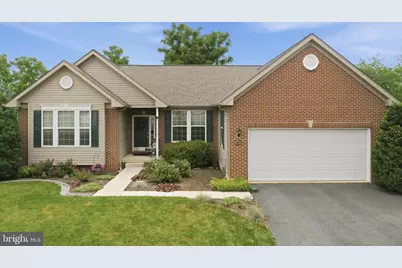 1071 Crestwood Drive, Chambersburg, PA 17202 - Photo 1
