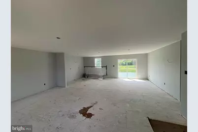 181 Meadowcreek Drive N, Chambersburg, PA 17202 - Photo 9