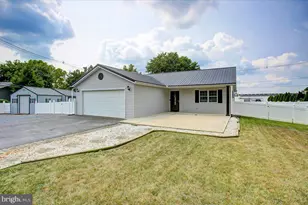 1020 Brandon Dr, Chambersburg, PA 17201 - Photo 5