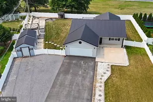 1020 Brandon Dr, Chambersburg, PA 17201 - Photo 1