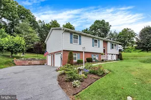 807 Pine Grove Dr, Waynesboro, PA 17268 - Photo 3