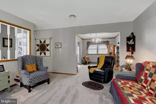 807 Pine Grove Dr, Waynesboro, PA 17268 - Photo 7