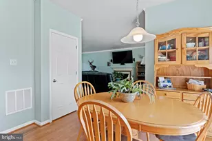 1046 Alandale Dr, Chambersburg, PA 17202 - Photo 7