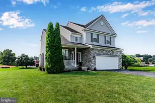 1046 Alandale Dr, Chambersburg, PA 17202 - Photo 1