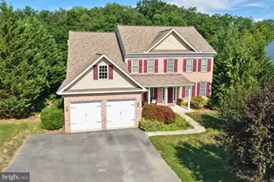 7946 Golf Vista Dr, Greencastle, PA 17225 - Photo 3