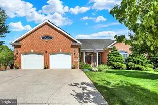 7133 Lone Ridge Ct, Fayetteville, PA 17222 - Photo 1