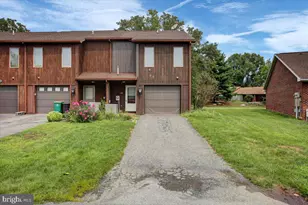 351 Stonegate Ct, Chambersburg, PA 17201 - Photo 3