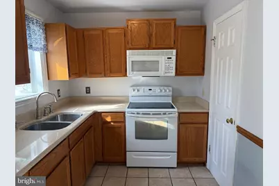 1948 Clinton Avenue, Chambersburg, PA 17201 - Photo 5