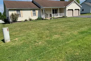 13153 Seneca Dr, Waynesboro, PA 17268 - Photo 1