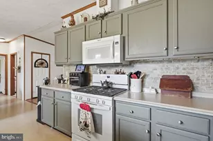 5613 Classic Ct, Fayetteville, PA 17222 - Photo 17