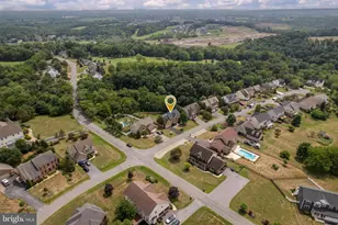 7980 Golf Vista Dr, Greencastle, PA 17225 - Photo 5