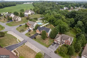 7980 Golf Vista Dr, Greencastle, PA 17225 - Photo 7