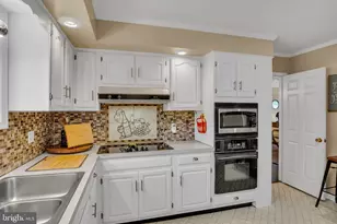 6075 Fairway Dr W, Fayetteville, PA 17222 - Photo 5