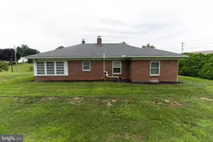 17 Twin Hill Dr, Waynesboro, PA 17268 - Photo 5