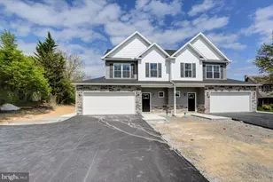 1817 Holly Ln, Chambersburg, PA 17202 - Photo 1