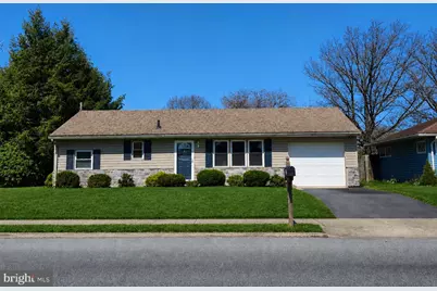 739 Stouffer Avenue, Chambersburg, PA 17201 - Photo 1