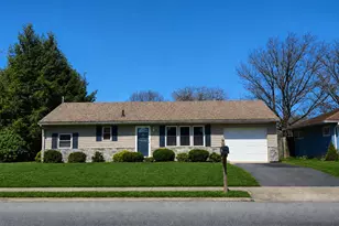739 Stouffer Ave, Chambersburg, PA 17201 - Photo 1
