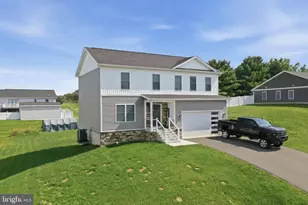 12192 Red Hawk Dr, Waynesboro, PA 17268 - Photo 3