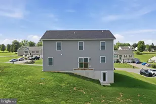 12192 Red Hawk Dr, Waynesboro, PA 17268 - Photo 31