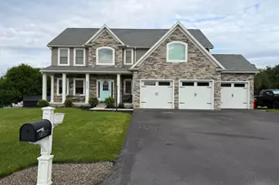 2336 Bodie Island Dr, Chambersburg, PA 17202 - Photo 1
