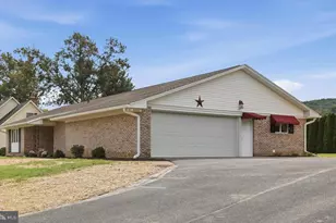 11475 Pine Hill Dr, Waynesboro, PA 17268 - Photo 3