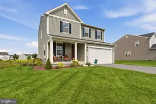 1452 Falcon Ln, Chambersburg, PA 17202 - Photo 3