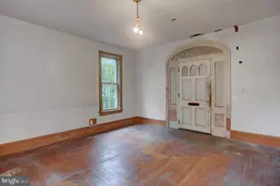 310 W King St, Shippensburg, PA 17257 - Photo 5