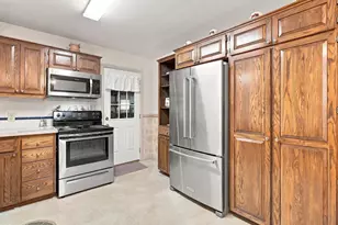 13860 Edgewood Dr, Waynesboro, PA 17268 - Photo 9