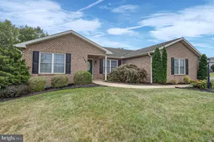 468 W Walter Ave, Greencastle, PA 17225 - Photo 1