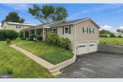 4 Buckingham Drive, Chambersburg, PA 17201 - Photo 3