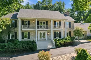 586 Crestwood Dr, Chambersburg, PA 17202 - Photo 1