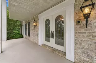 586 Crestwood Dr, Chambersburg, PA 17202 - Photo 5