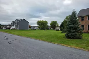 6460 Bellhurst Dr, Chambersburg, PA 17202 - Photo 3
