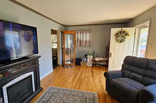 445 Hamilton Ave, Chambersburg, PA 17201 - Photo 3