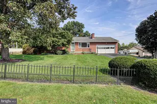 565 Lindia Dr, Chambersburg, PA 17202 - Photo 3