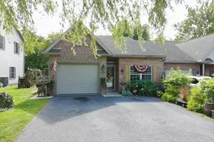 309 Stonegate Cir S, Chambersburg, PA 17201 - Photo 9