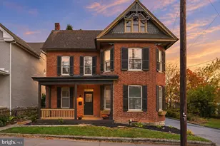434 W Main St, Waynesboro, PA 17268 - Photo 1
