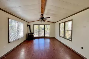 407 Woodlawn Dr, Breezewood, PA 15533 - Photo 7