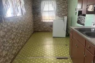 308 N 3rd St, Mc Connellsburg, PA 17233 - Photo 3