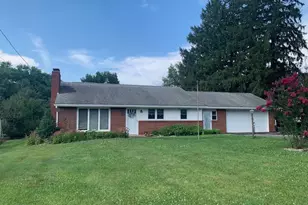 1006 Lincoln Way E, McConnellsburg, PA 17233 - Photo 1